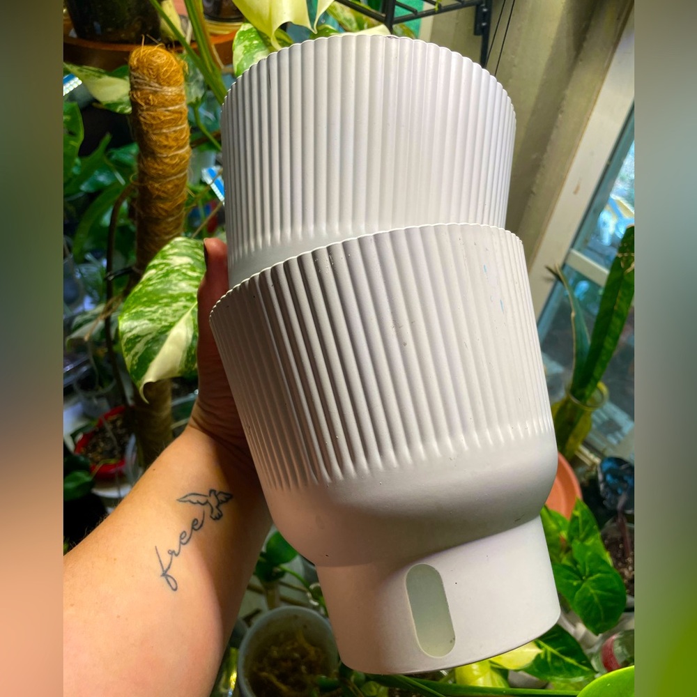 White Self watering pots